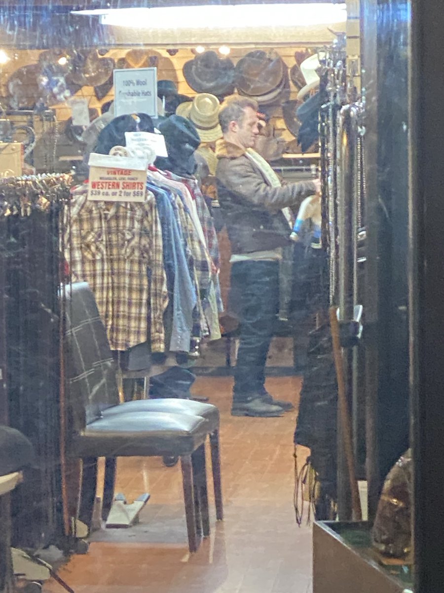 CaptCanuck66's tweet photo. When your out and about you spot actor’s shopping #ScottCaan looking at shops in #Vancouver #AlertMissingPersonUnit https://t.co/ZzyPlGXjhF