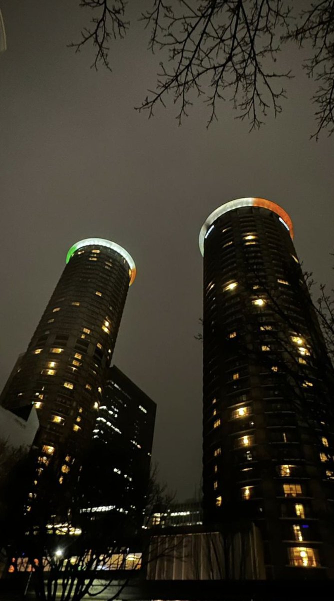 IndiainSeattle's tweet photo. Seattle lights up in tricolour!

Most iconic locations in Seattle celebrated India's 75th Republic Day and welcomed the opening of its new Consulate.

Thank You "Visit Seattle" for making this a memorable first!

#75thRepublicDay2024 #IndiainSeattle https://t.co/89ReefBfyL