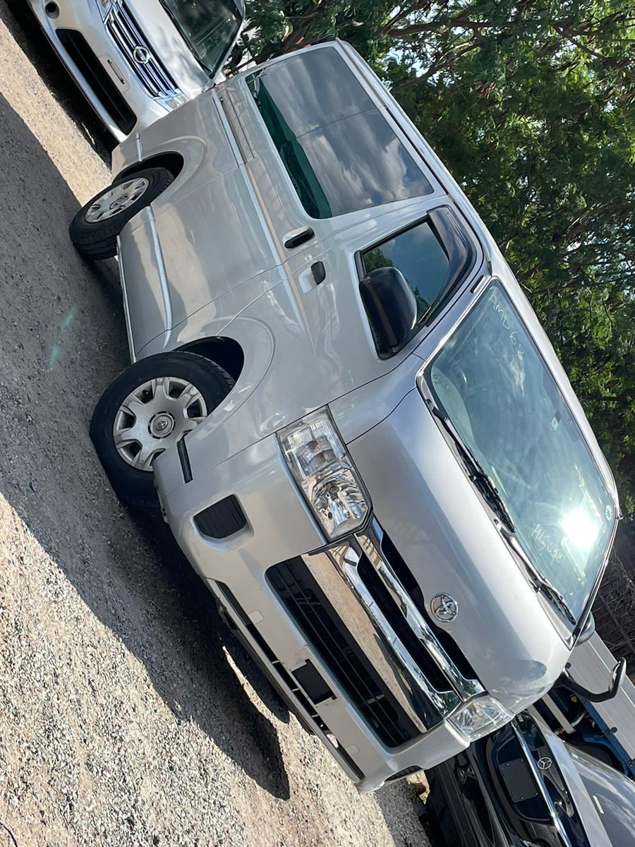 MaccyMakonese's tweet photo. Toyota hiace
2015 model
Mint condition
Diesel engine 1KD
10.5 buying price
Duty its swipe budget 3.6 https://t.co/DBtkRDg1ED