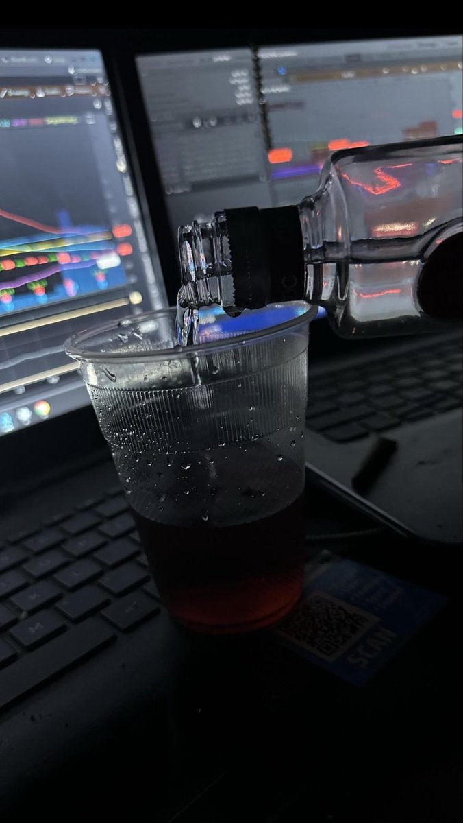 Practicalstocks's tweet photo. Here’s to the $AMC Apes, who’ve held 3 years Strong 🏎️🚀 

Enjoy your weekend &amp; get ready for Next week! 😉 https://t.co/ydtYHpVjUt