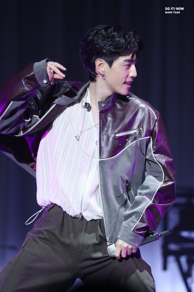 doitnow_93's tweet photo. 240127 TOS Asia tour final
 
Fallin into your world

#theothersidetour
#TheOtherSideinSeoul
#MarkTuan #Mark #段宜恩 
#마크 #GOT7
@DNAmngmnt @DorineTuan @marktuan https://t.co/Due6BXKtr8