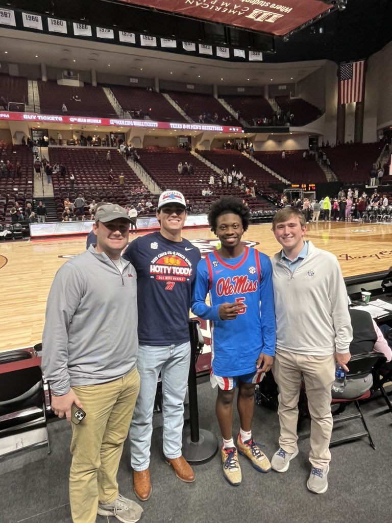 Eli Wicker tweet media