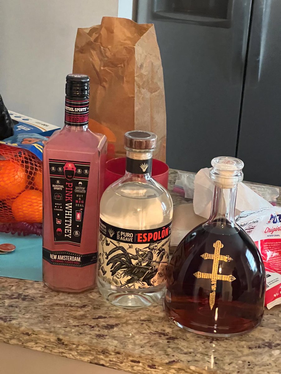 sdbucketss's tweet photo. which bottle you taking to the head first ??? https://t.co/Zp6uFpazUa