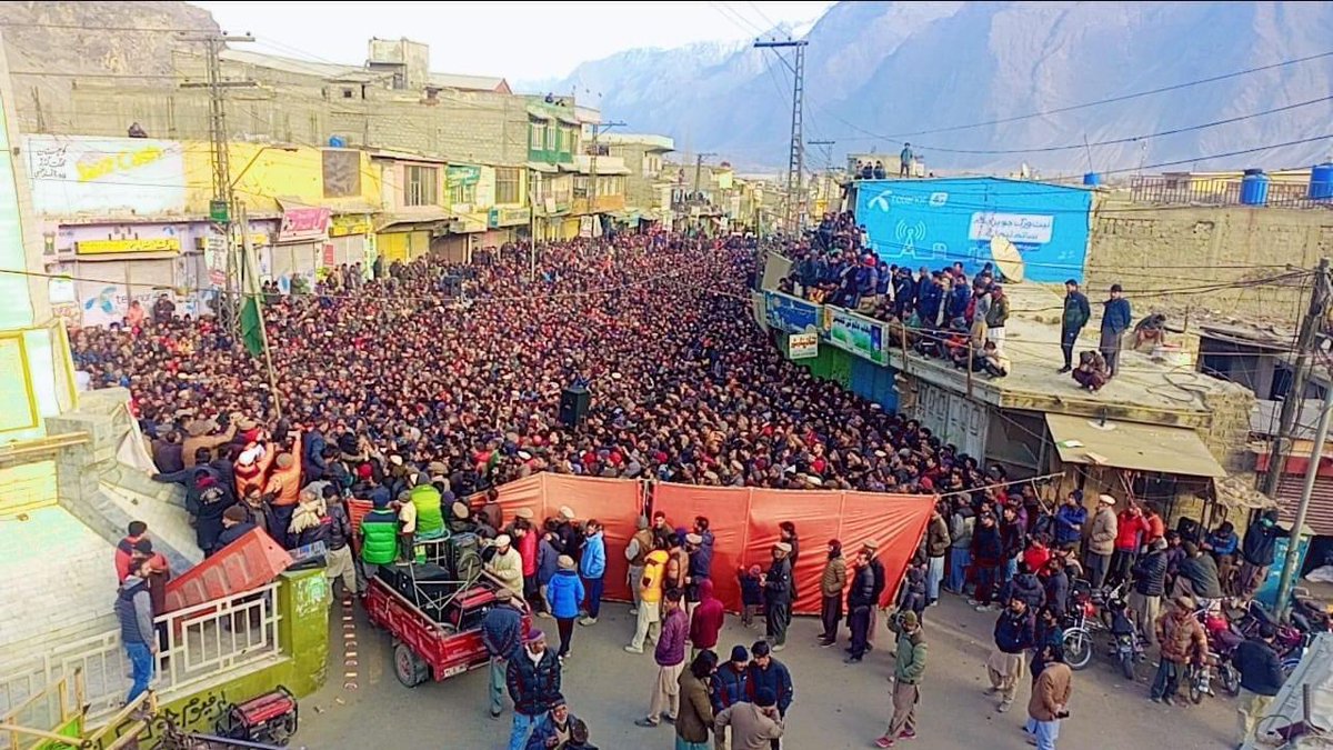 JagoGhizer's tweet photo. اتحاد چوک گلگت عوامی دھرنا دوسرے دن جاری
#GBWantAutonomy https://t.co/jkhvzCKJ8r