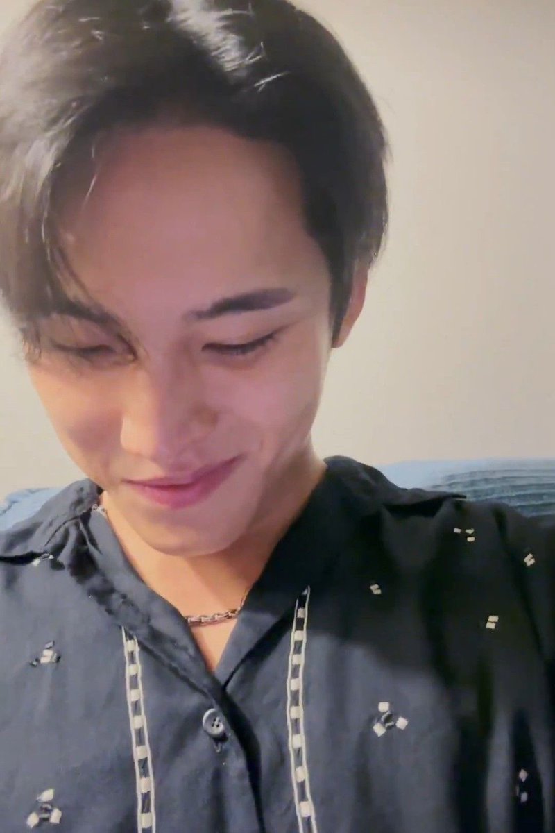 믱구
그때나한테왜그랬어ㅋㅋ
막유치하게
                                        그때는.. 
                                형 꼬실라구그래찌
니가날왜꼬셔
                                     어이제안꼬실거야ㅡㅡ 
버얼써넘어갔는데
꼬시기도전에ㅎㅎ