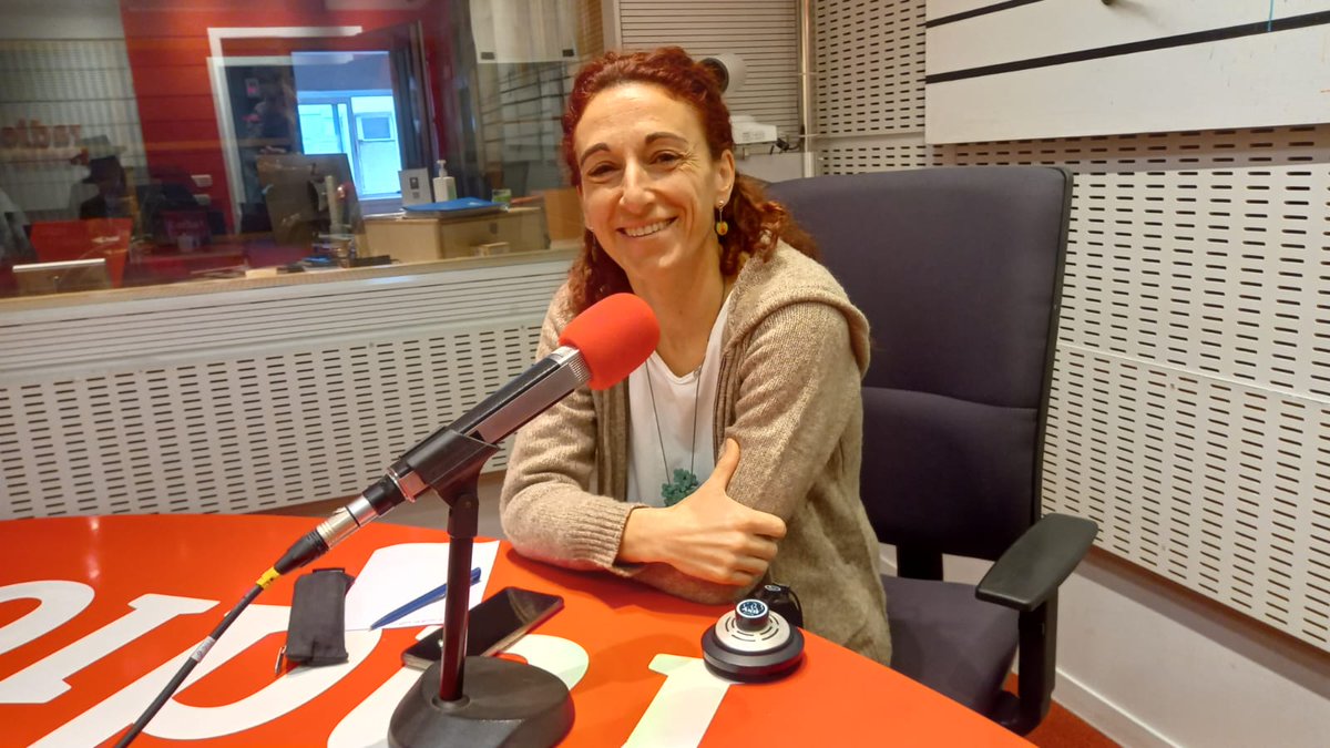 BosqueHabitado's tweet photo. Estamos en directo en @radio3_rne con Joaquín Araújo, Raúl de Tapia, Romina Balestrino, Nicolás de la Carrera y Manuela Salvado. Si tienes preguntas o quieres aportar algo, contesta a este post o usa los HT #BosqueHabitadoRadio3 #TeVasPensandoEnVolver. https://t.co/ZnkRiKqRay