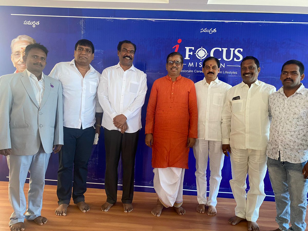 chadasuresh2024's tweet photo. i-Focus Mission సంస్థ వారి ఆహ్వానం మేరకు మేడ్చల్ మల్కాజ్ గిరి జిల్లా లోని ఉప్పల్ మైత్రి భజత లో జరిగిన సమావేశంలో పాల్గొని పలు సామాజిక విషయాలపై అభిప్రాయాలు పంచుకోవడం జరిగింది.
#iFocus
#ChadaSureshReddy
#csr4malkajgiri
#Malkajgiri
@NvssprabhakarM
@KunaSrisailam
@SamaRangaReddy_
@harishrpannala