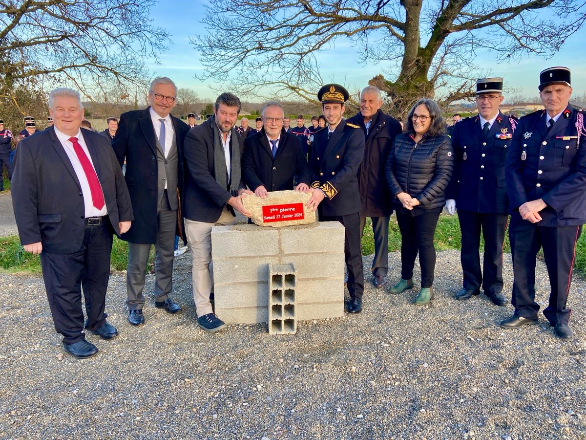 FitanPatrick's tweet photo. Pose de la première pierre de la future caserne des sapeurs-pompiers de Plaisance https://t.co/xAKcjkSd9I