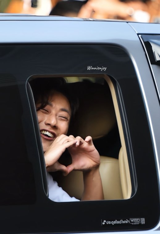 winnienjoy's tweet photo. พี่จอง น่ารัก น่าเอ็นดูมากกก เห็นแล้วใจฟู
#คัลแลนพี่จอง #พี่จอง 
#EffaclarxPJungCullen https://t.co/VTQjXrpjP3