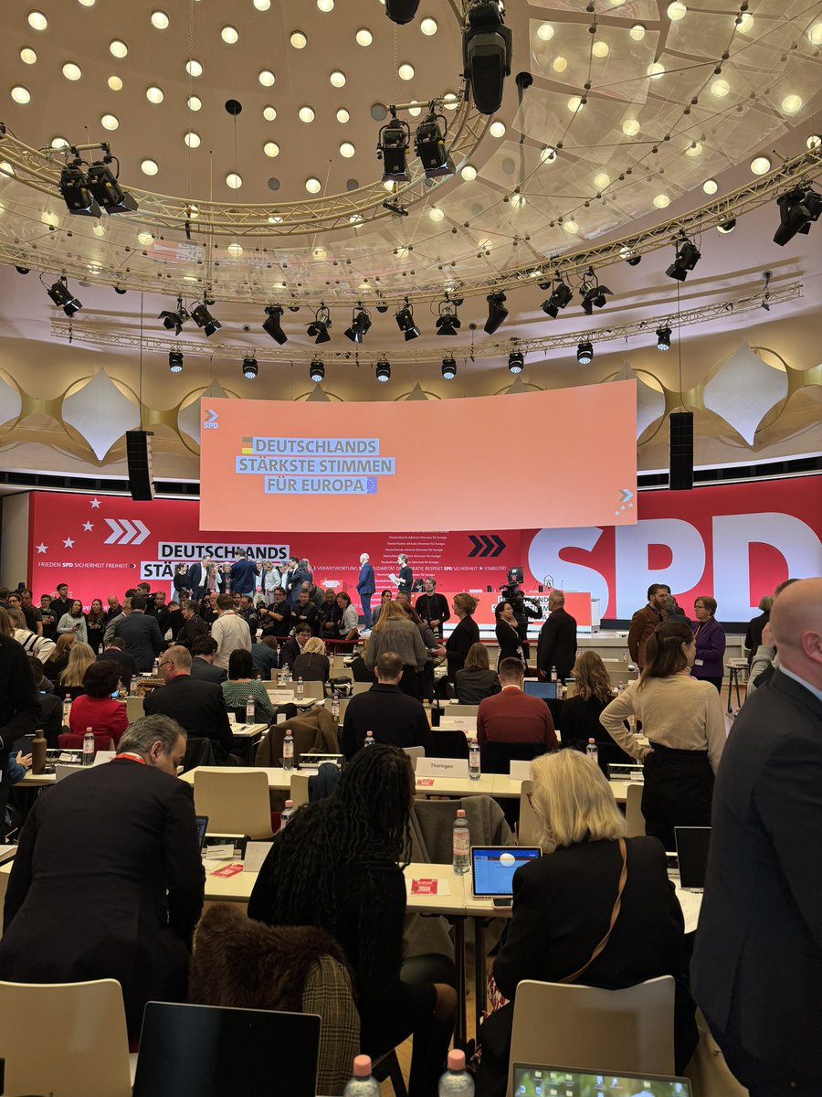 SPD_LSA's tweet photo. Start in die #EuroDel in Berlin! Gutes Programm, wunderbare Menschen, starke Stimmen für #SachsenAnhalt… #SPD 

+++ Auf in die Europawahl 2024 +++ https://t.co/HrbxRteMg2