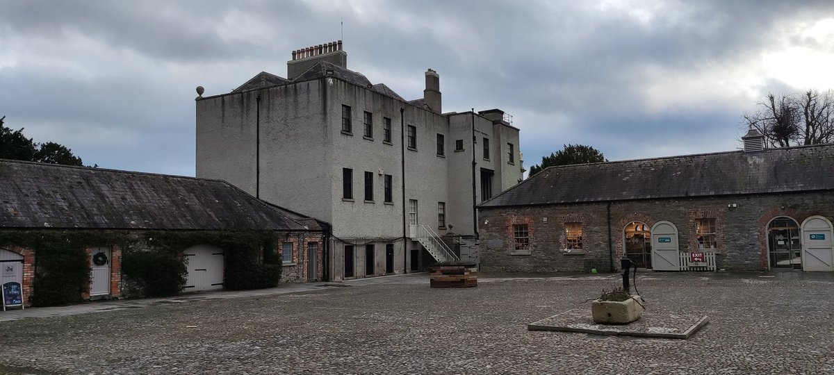 @NewbridgeHF Newbridge House is a real gem and it's only a short walk from the train station in Donabate. Many thanks to our tour guide Michael who showed us around the house and parklands - he was really passionate and knowledgeable about the estate. theirishantiquarian.substack.com/p/newbridge-ho…