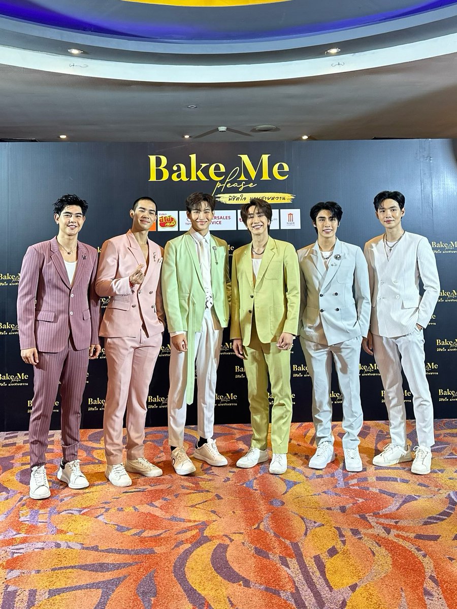 rsdg_official's tweet photo. 🍰พวกเรานายสายหวาน พร้อมมาเจอทุกคนแล้วค้าบบ💕 
#BakeMePleaseFanmeeting https://t.co/N5C6cDzP5t