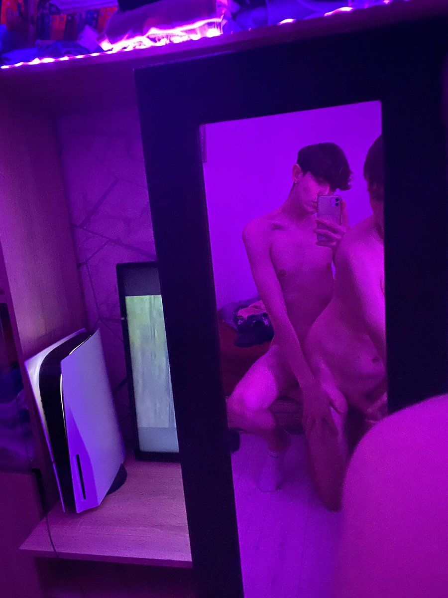 Like and Rt to join us! 

Rt if you wanna see me fucking my straight top bf for the first time;))