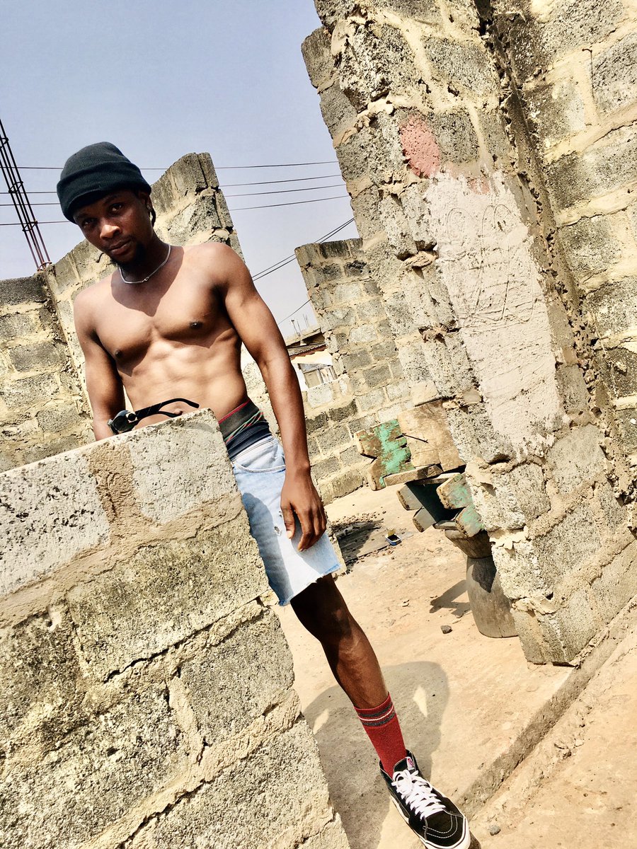 iamMountine's tweet photo. Bare chest in the #coldstreet
https://t.co/Kert2HgbJ3 https://t.co/2K0xWWYSCG