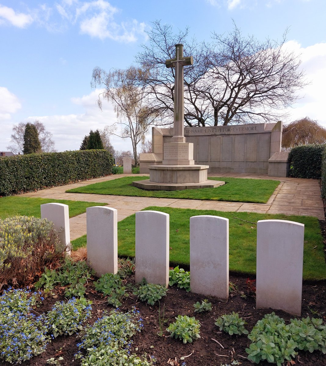 MercuryCards's tweet image. Burngreave Cemetery. #LestWeForget #CWGC #EOHO #volunteer #sunday #Sheffield #UK 🇬🇧