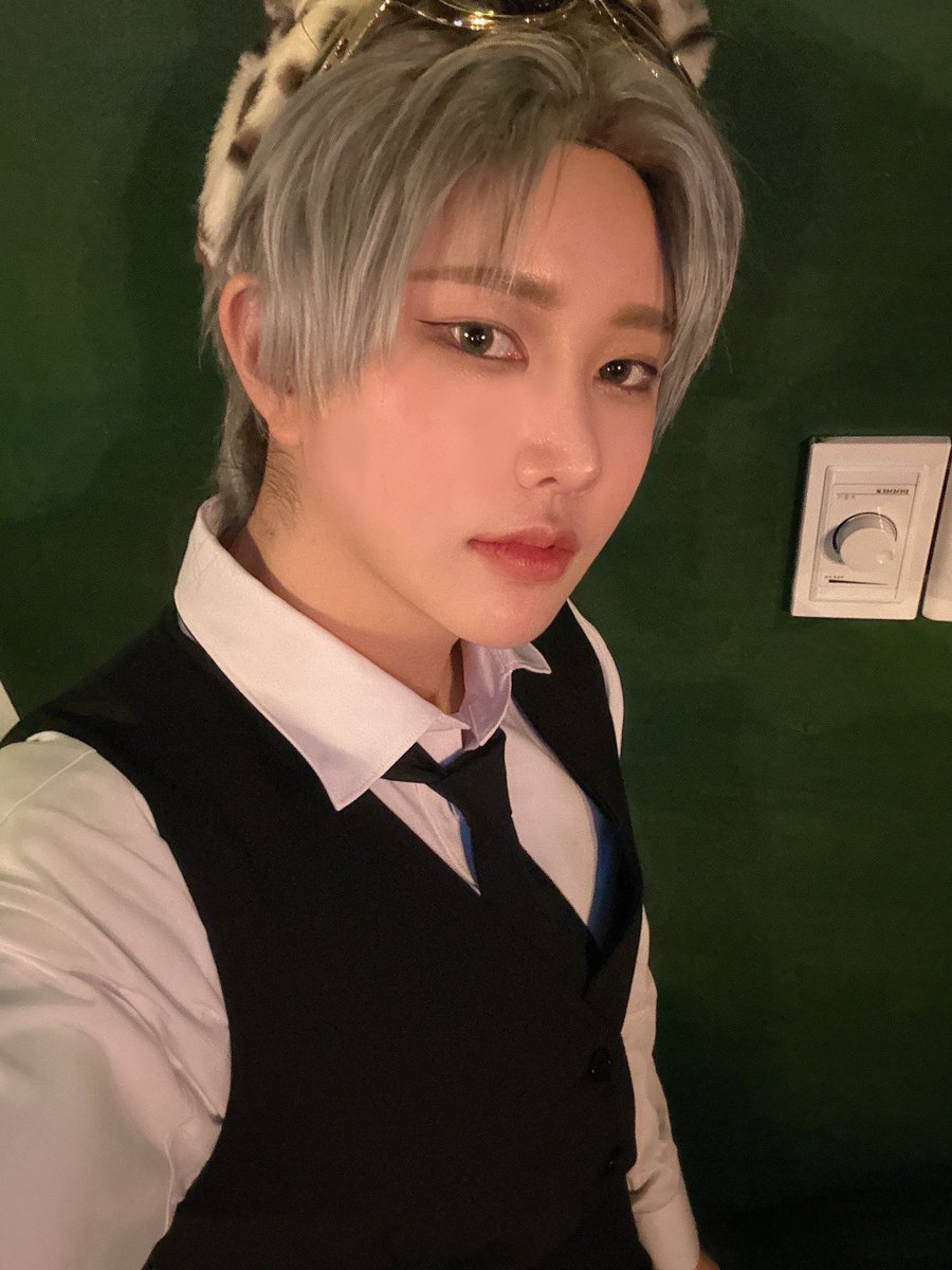 dada11700's tweet image. #타임아웃_작전성공

타임아웃 수고 많으셨습니다
강인석 스텝이었어요 ☺️
저의 정체는 못 맞추실 줄 알았습니다 ㅎ
그럼에도 저인걸 맞춘 귀빈 여러분들 대단하시단 말씀 드리며...
저 이혼남도 돌싱도 아닙니다 소꿉친구입니다 안 차였습니다 고백도 안 했어요 소꿉친구예요