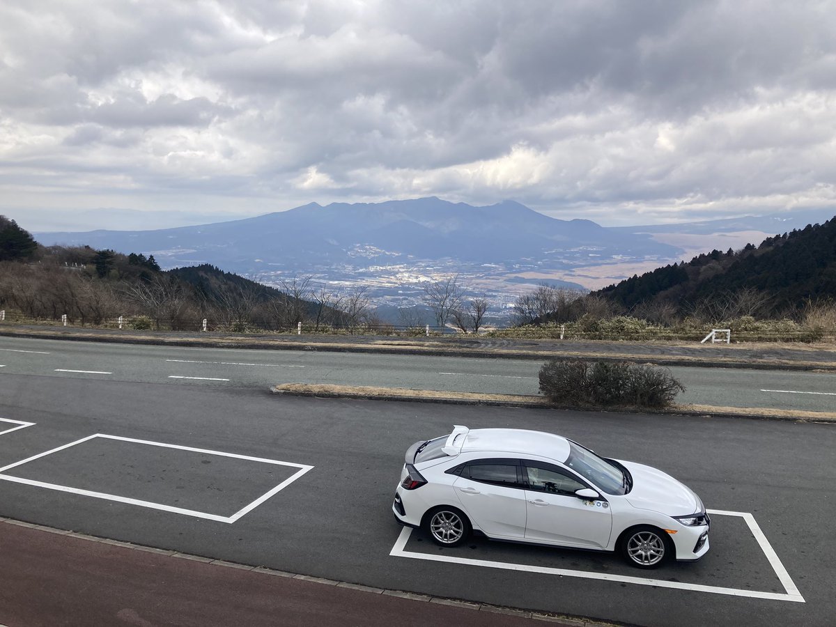 TRXR1Z's tweet photo. 足柄峠を越えて道の駅足柄にてステッカーゲットです。
箱根スカイラインと芦ノ湖スカイラインからの景色がとても良かった。
晴れの時にまた来てみたい
#ジャパン峠プロジェクト
#芦ノ湖スカイライン
#箱根スカイライン
#GoVantagePoint
#見晴らしのいい場所へ https://t.co/vCMZ1wdk1t
