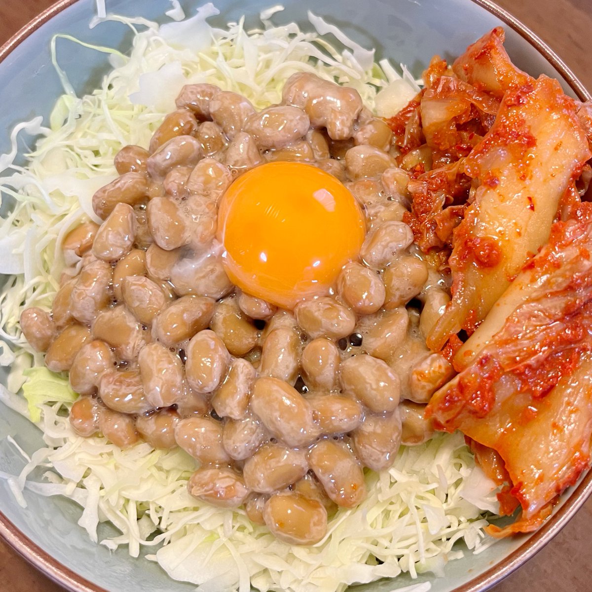 hihin_hihin1218's tweet photo. 鳥羽周作のダイエット飯にハマって3食食いまくってたら現在進行形で体重ゲキ落ちしております💯
千切りキャベツをレンチンしてしなっとさせて納豆と卵黄とごま油ちょっと混ぜるだけ、めっちゃ簡単だから虚無モードのズボラ女でもできる😇💖 https://t.co/DcUVidLfne