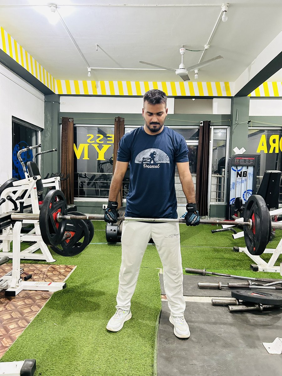 beingprince_11's tweet photo. Stop waiting for the perfect moment to take yourself to the next level.
#beingprince #gym #fitness https://t.co/iDMf6w8Ts2