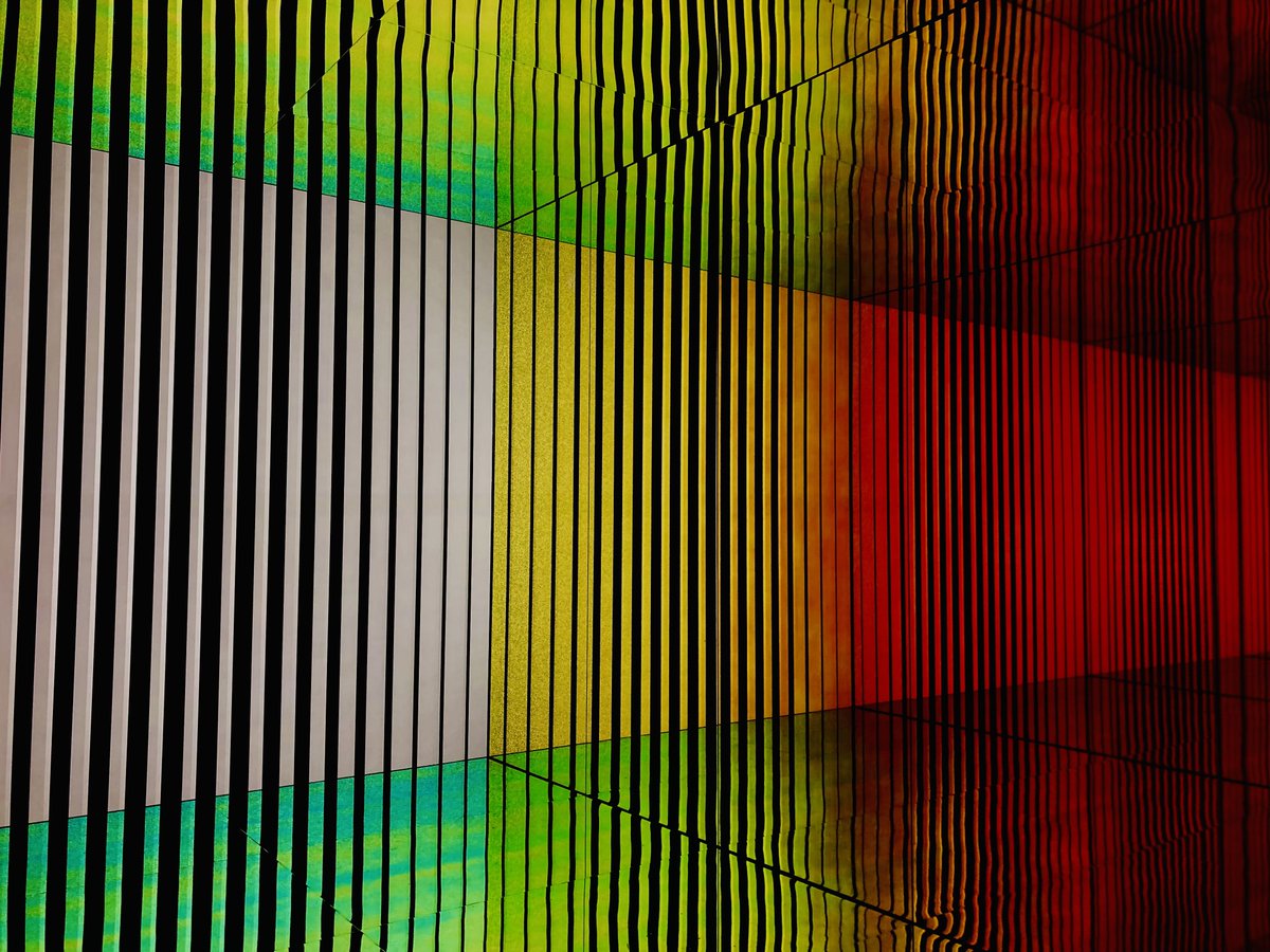 emit_efil's tweet image. 札幌国際芸術祭に行った。これはSCARTSでやってるソニーの展示。でかい万華鏡みたいになってる。メディアアートが好きなので今日見た展示の中では一番好きだった。
 #SIAF2024
 #IntoSight