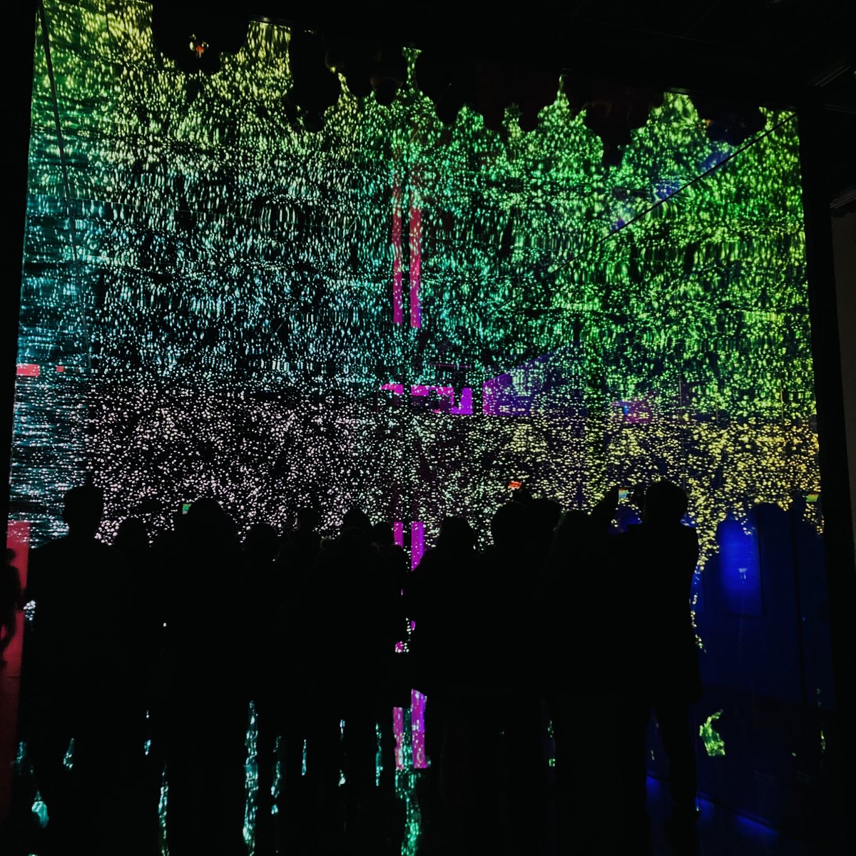 emit_efil's tweet image. 札幌国際芸術祭に行った。これはSCARTSでやってるソニーの展示。でかい万華鏡みたいになってる。メディアアートが好きなので今日見た展示の中では一番好きだった。
 #SIAF2024
 #IntoSight