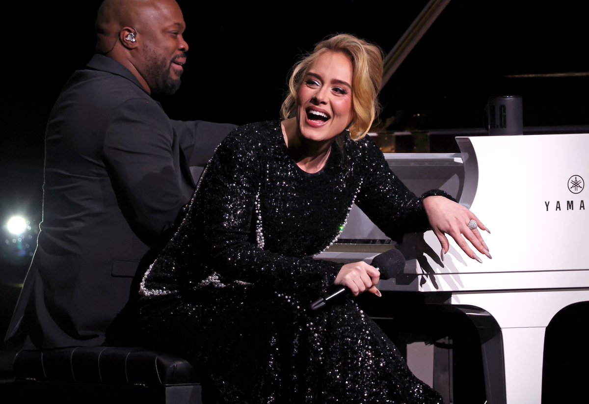 Adele tweet media