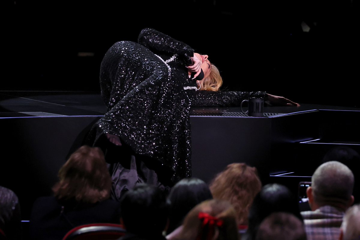 Adele tweet media