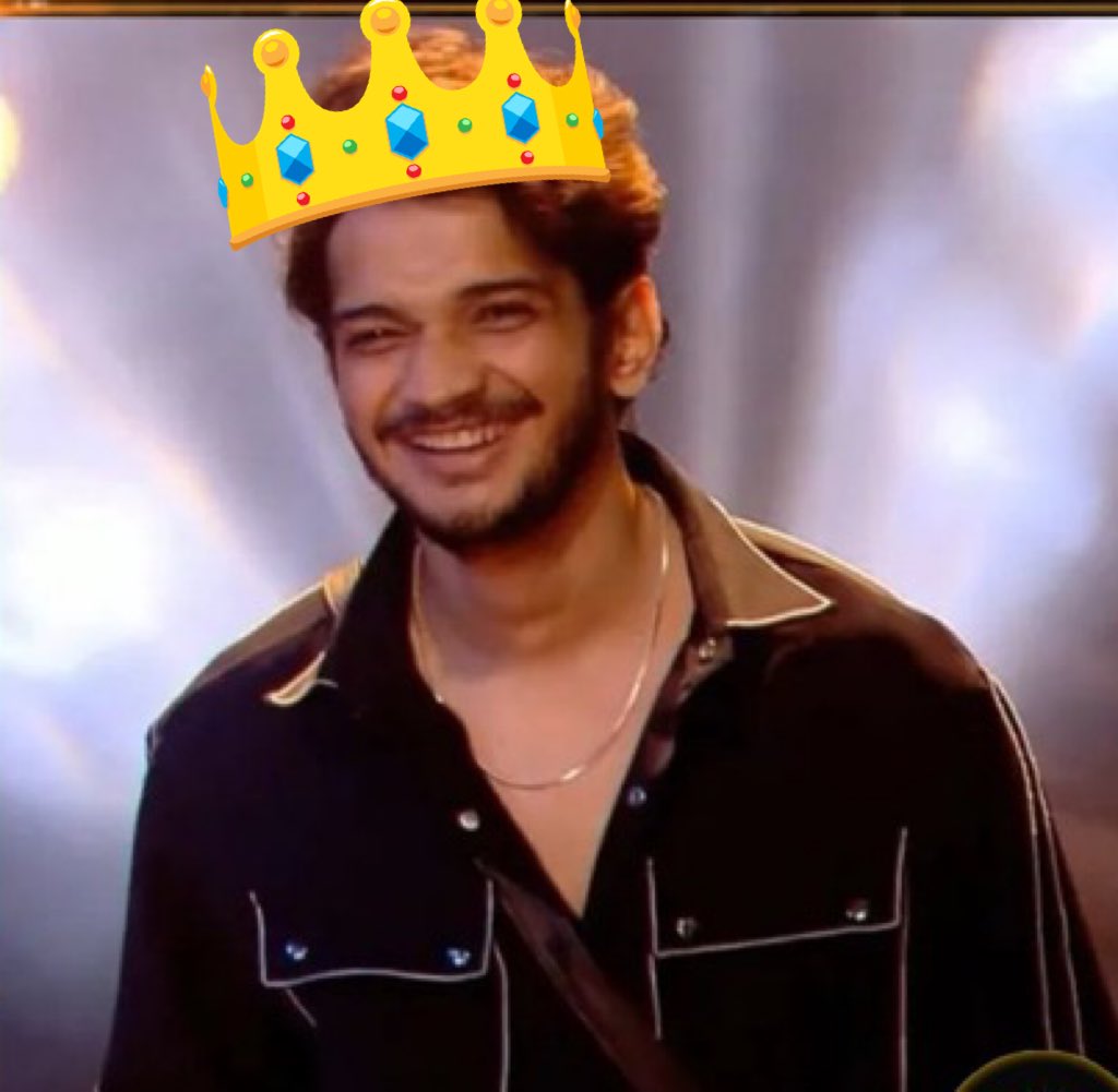 FENX6969's tweet photo. Happy birthday MUNAWAR 🥳🎂

Trophy to Dongri hi aane wali hai!!

#MunawaraFaruqui𓃵 #MunawarKiJanta𓃵 #MunawarFaraqui𓃵 https://t.co/nnaKcvKxyh