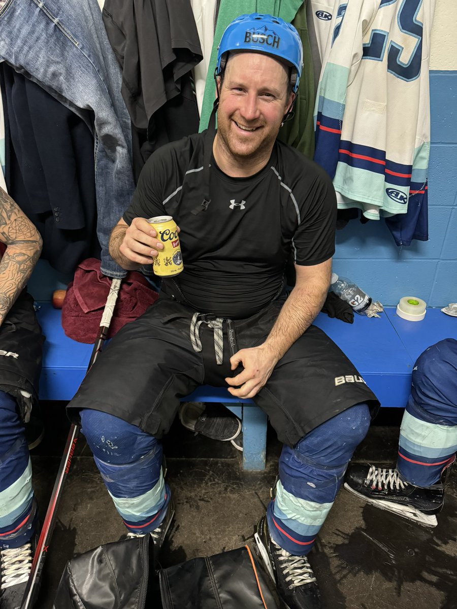 SABRES WIN!! Boys take down the Coronation Royals tonight. Player of the game goes to <a href="/brombilious7/">Trevor Bromby</a> with a hell of a game! #sittingin1st