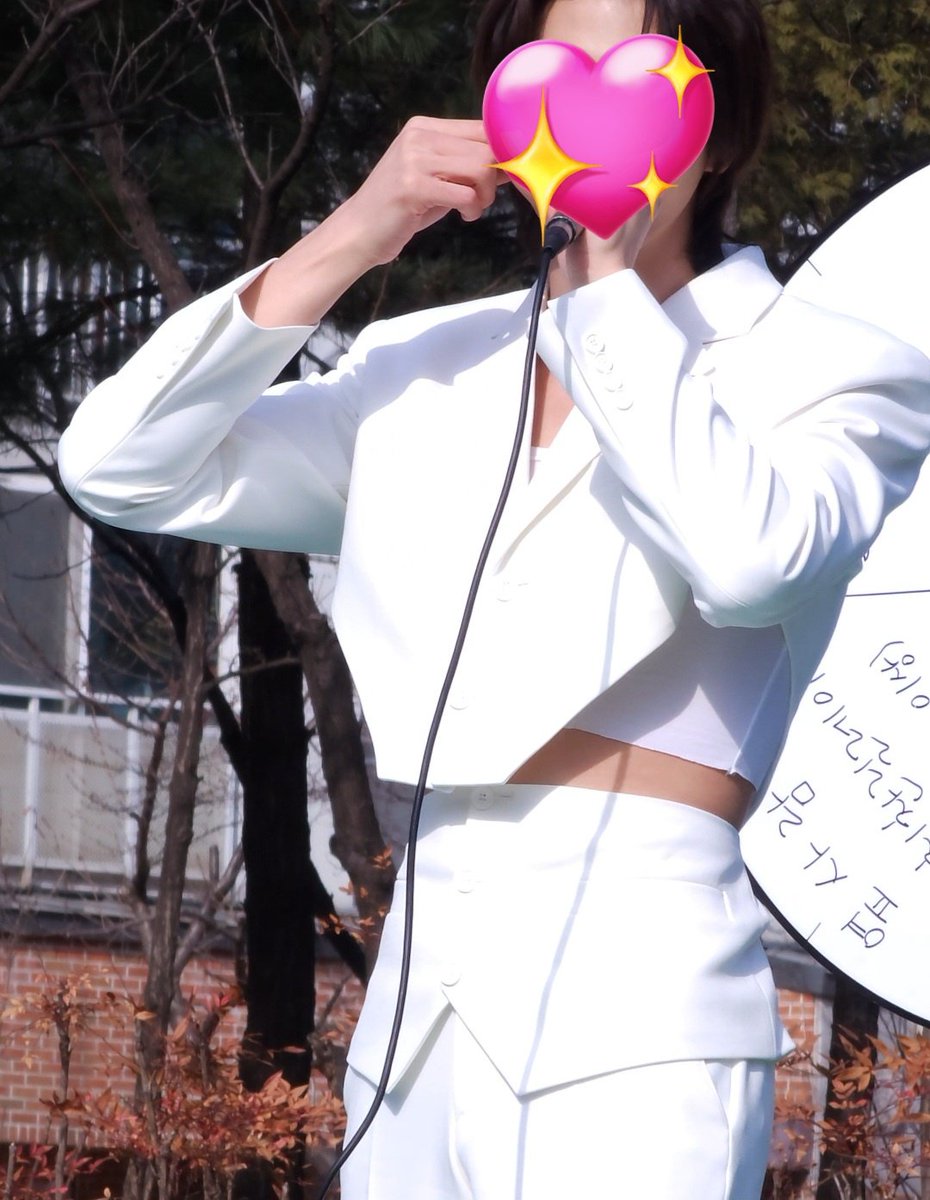 남자용희 허리가 왜이러ㅈㅣ...