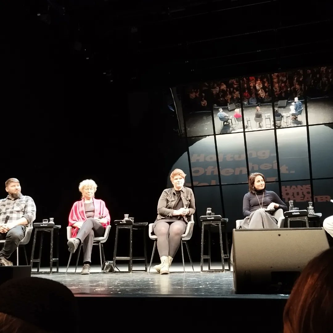 mawi1962's tweet photo. Volles Haus gestern im Potsdamer @hansottotheater. Lesung der Recherche von @correctiv_org zum "Geheimplan der neuen Rechten gegen Deutschland." Anschließend Diskussion zum Thema. Von ganzem Herzen Danke an das Hot insbesonders an Intendantin Bettina Jahnke, für diesen Abend🙏🙏 https://t.co/14IRwkeKKQ
