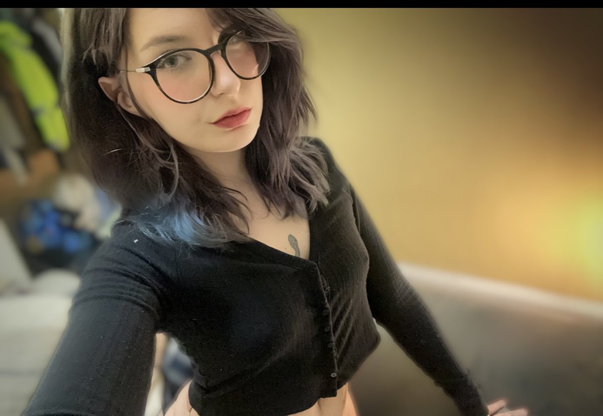 LillyTheFay's tweet photo. Hey guys🥱😈 https://t.co/vZF6FTEN2j