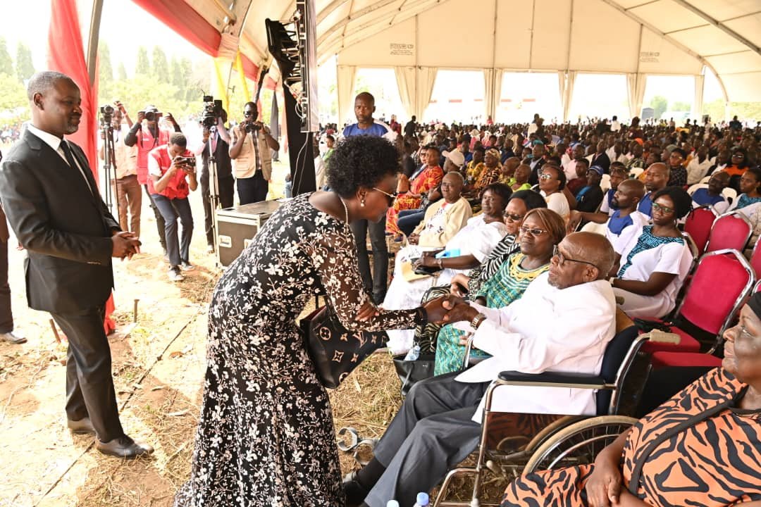 GladysShollei's tweet photo. Saturday 27th, I joined the Vice president of Uganda Hon.Rt Jessica Alupo and the deputy speaker Thomas Tayebwa to pay our last respects in Alito village, Kole district, in Northern Uganda ; where we honored the incredible  life of the late Hon.Atat Cecilia Ogwal. May she RIP https://t.co/RkzlV6KBWZ