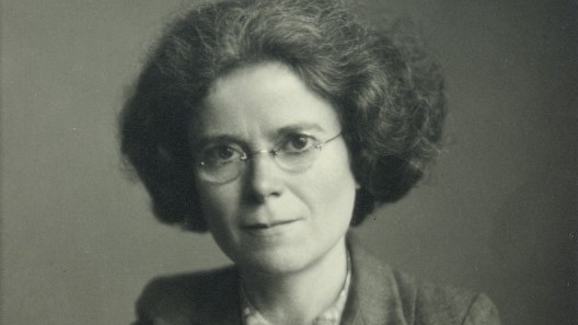 Born #OnThisDay in 1903 was crystallographer Kathleen Lonsdale FRS. She was one of the first two female scientists to be elected as a Fellow of the Royal Society, along with Marjory Stephenson. She discovered the structure of benzene, and was a committed pacifist.