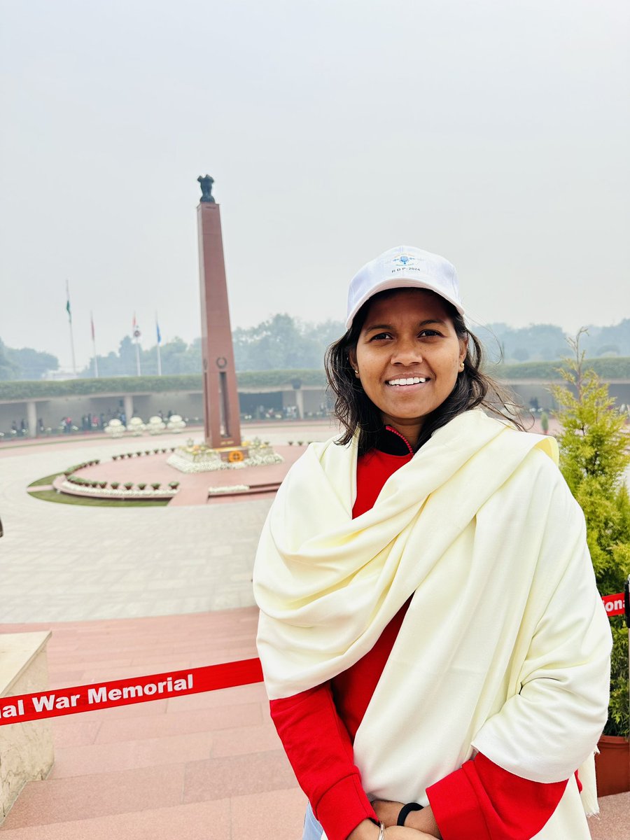 EverestPoorna's tweet photo. A humbling visit to the National War Memorial & India Gate. We stand indebted to the bravery of our soldiers. 🇮🇳
#salute #solders #india https://t.co/mhd02aQ289