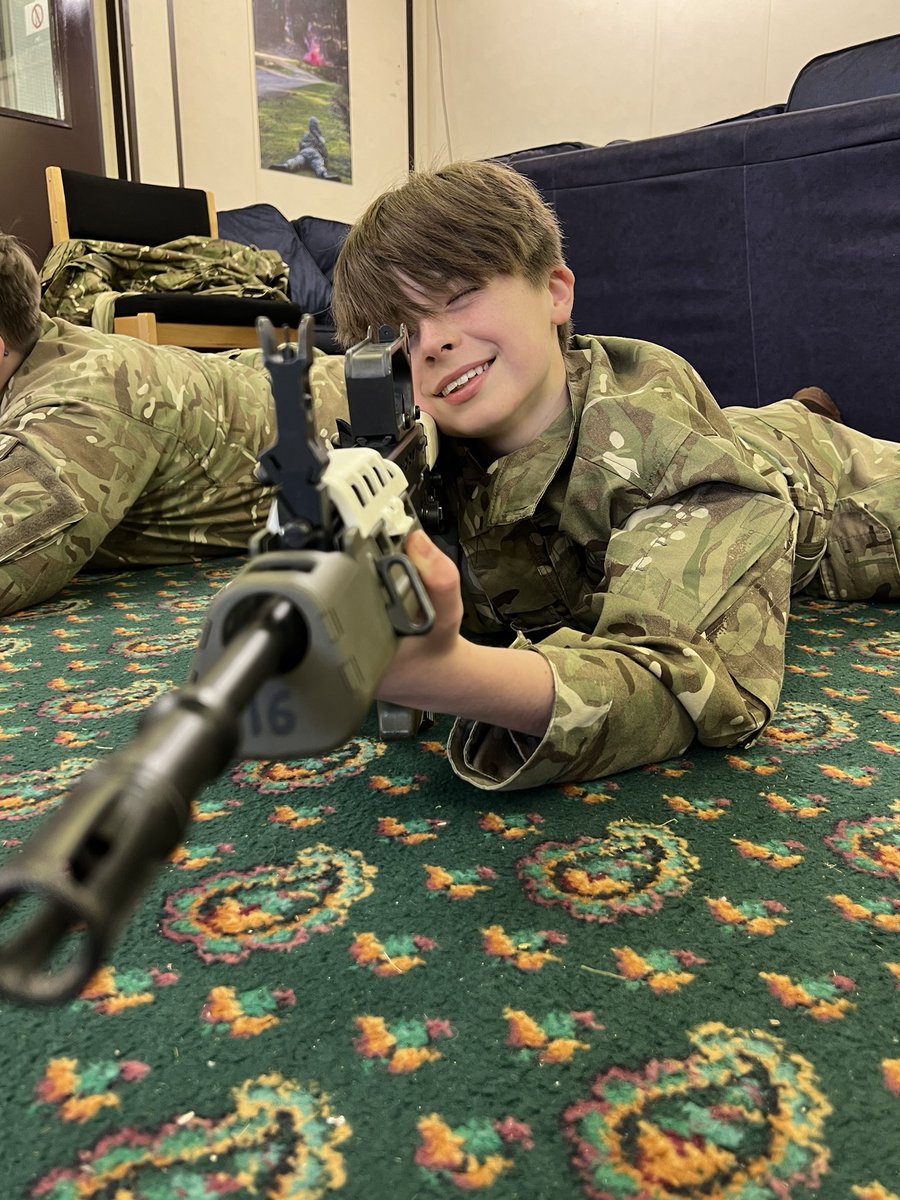 CcfTorquay's tweet image. Day two begins.  Weapons handling and test day for our Army cadets. Nerves are palpable, but their readiness for the challenge is humbling to see. Stay sharp, keep keen, work hard… it will be worth it. #ArmyChallenge #CadetWHT #CadetSkills 🎯🔒📚