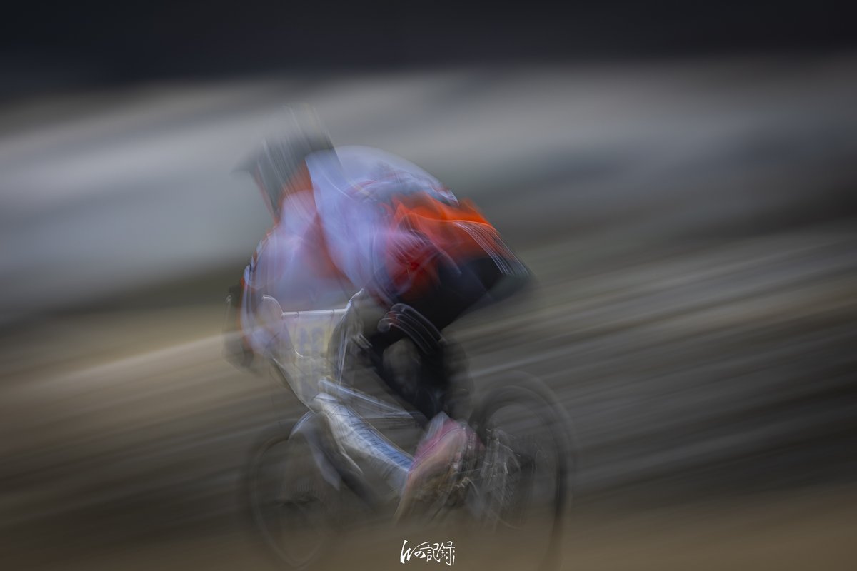 NDフィルター＆一脚を使用してSS1/5
頑張った<(｀^´)>
#Wの記録 
#BMX
#流し撮り 
#panning #panningshot