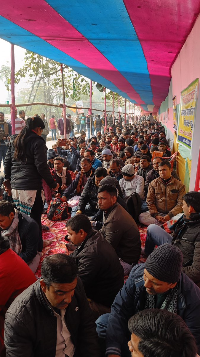 BEASABihar1's tweet photo. बिहार राज्य कार्यपालक सहायक सेवा संघ, बिहार के द्वारा पटना के गर्दनीबाग में एकदिवसीय महाधरना का आयोजन किया गया। उक्त आंदोलन में सभी कार्यपालक सहायकों ने आपसी एकजुटता का परिचय दिया। @abpbihar @CMBiharNK @jansuraajonline @laluprasadrjd @jansuraajonline @yadavtejashwi https://t.co/8CvPm7qREg
