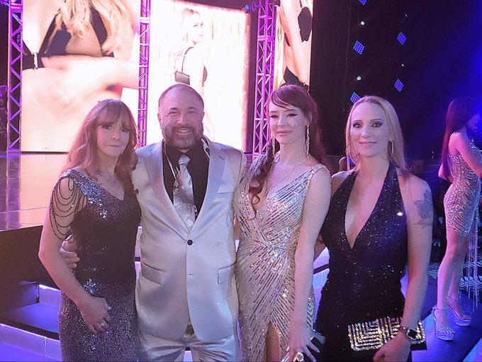 Welcome to the 2024 AVN awards, what an Amazing night with my Amazing Besties @RyanConner69 @RealAudreyXXX