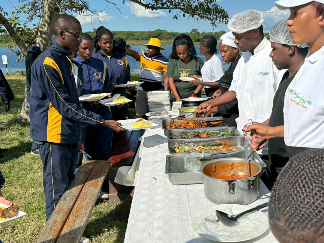 TembaMliswa's tweet photo. Feed the body that works! #SpringResort #MarchwoodSeniorSchool https://t.co/ynKfALrIKQ