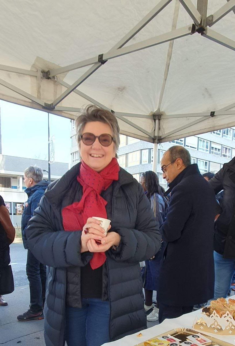 Samedi matin place Charras à la rencontre des habitants lors d'un point info quartiers Cœur de Ville et Gambetta.