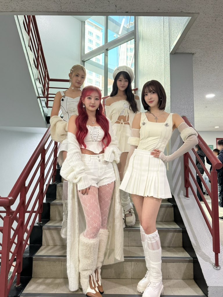 GE6fRA4bkAA2ORN?format=jpg&name=medium