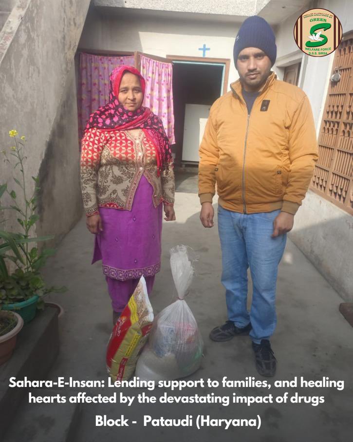 Shah Satnam Ji Green 'S' Welfare Force Wing volunteers are steadfastly offering support to families grappling with the challenges of drug-related losses. Their dedication to helping in every possible way continues to make a significant impact. #Sahara_E_Insan #DrugAddiction…