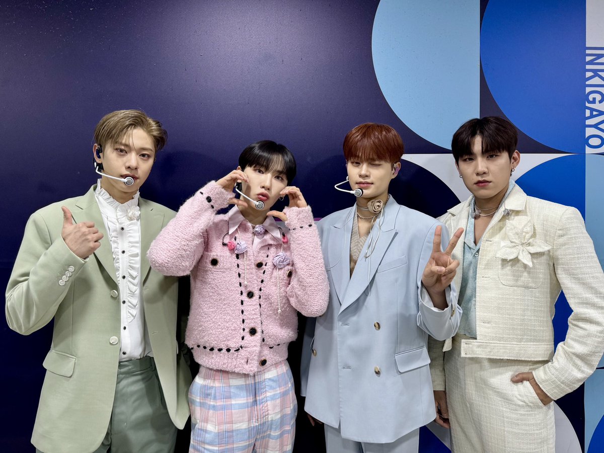 [📷]
240128 SBS 인기가요
오늘 무대도 멋지게 완료 🫶
ABNEW의 응원 소리 덕분에 
힘내서 무대할 수 있었어요 🩵
잠시 후 팬사인회에서 만나요🎶💗

#AB6IX #에이비식스
#THE_FUTURE_IS_OURS #FOUND
#GRAB_ME