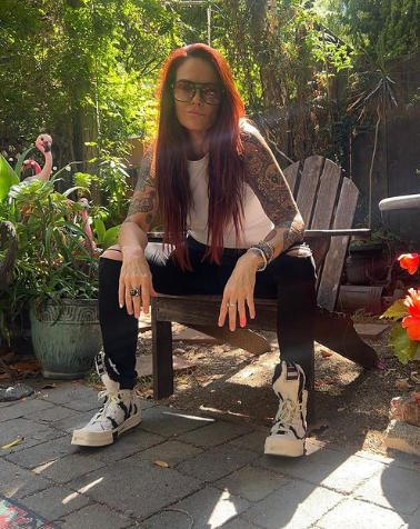 Me and @litalisci0us can't decide to fuck outside or inside