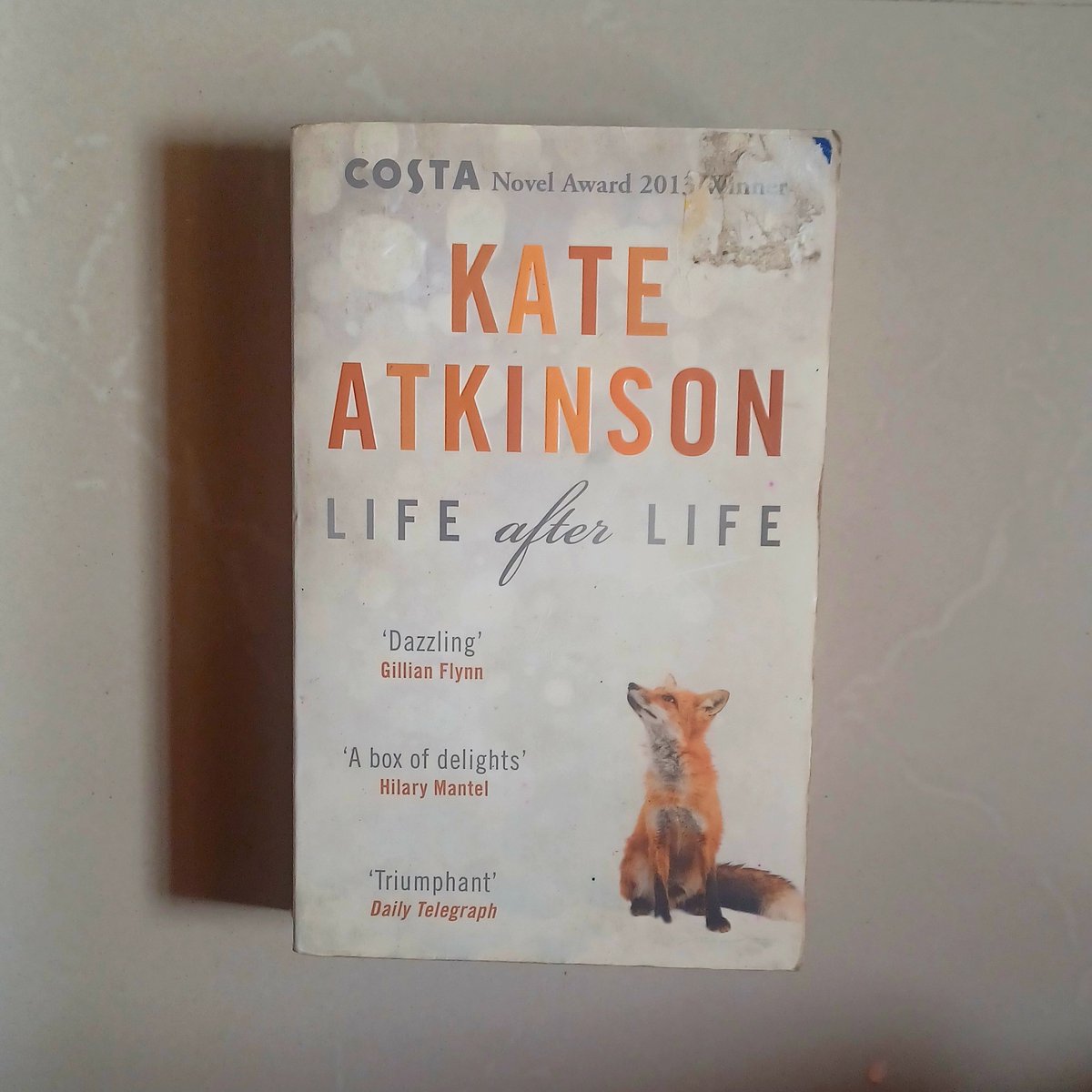 #Books2024 thread - 🧵

1. Life After Life by Kate Atkinson

Novel attempt. But what started as a brilliant tale of a woman caught in a time loop of dying and being born again ended up as an underwhelming, overlong narrative making me just skim through the last 160+ pages.