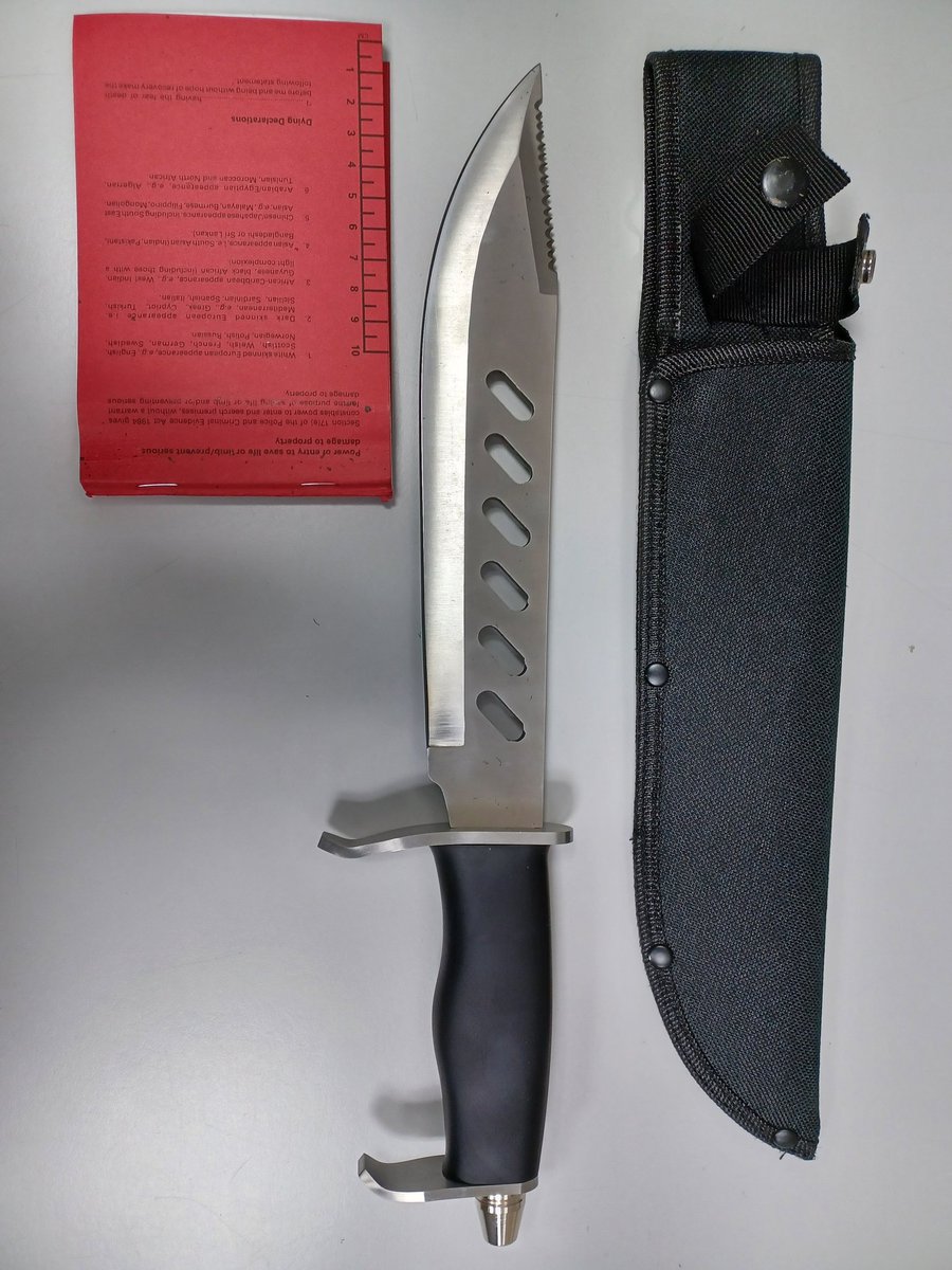 InspGadgetBlogs's tweet image. For those at the back: If police search a group of five youths and find this ⬇️ on one of them, that&apos;s a &apos;failure ratio&apos; of 5:1 and the professional grievance industry will use it to say #stopandsearch is a failed tactic. Is it a &apos;failure&apos; to take this ⬇️ off the cobbles?