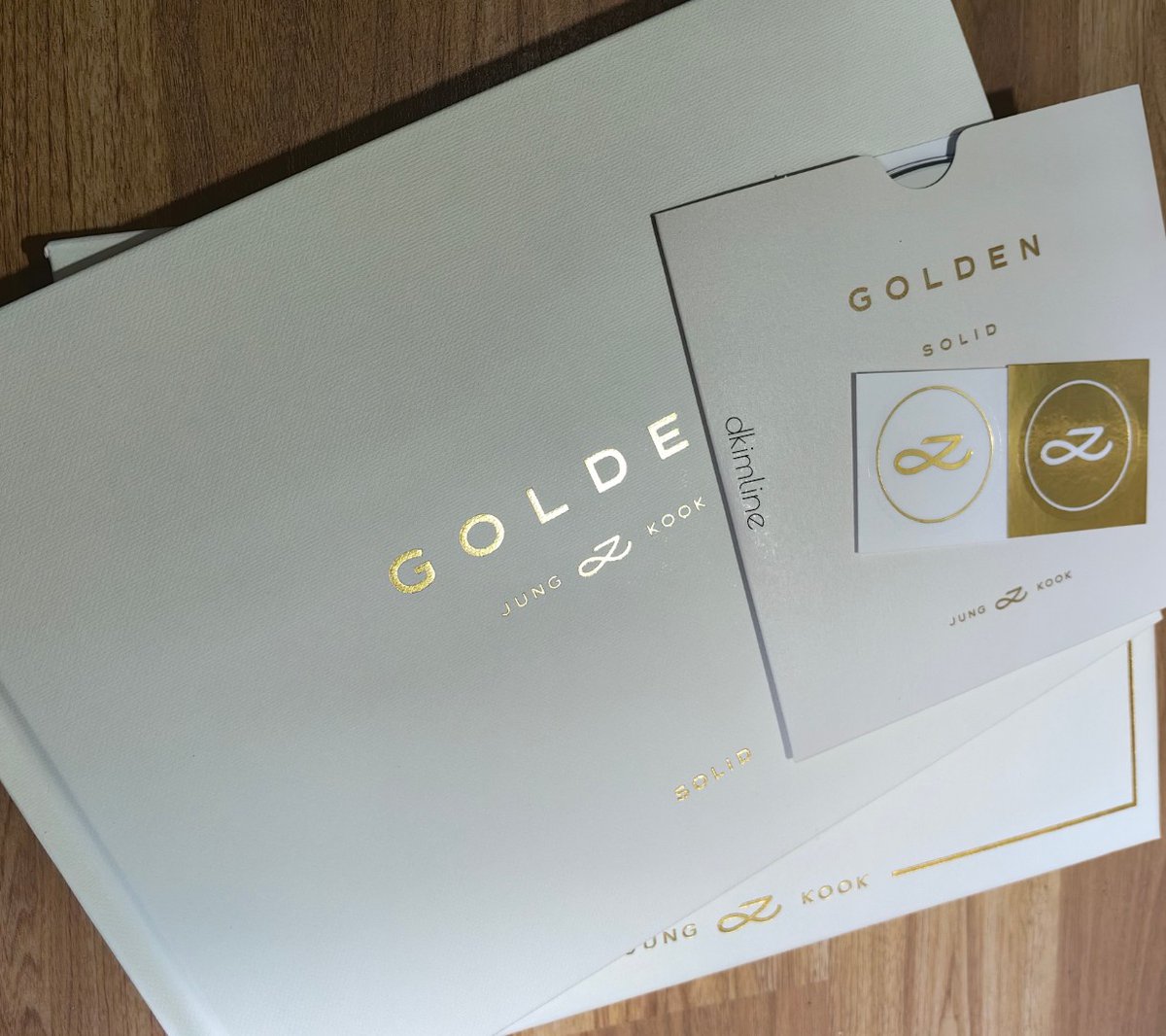 GIVEAWAY FOR PH BTS ARMY 🇵🇭 

i’m giving away this unsealed Golden album 😊

just follow me + my selling account <a href="/DKims_/">DKims</a> then like, repost / retweet, and comment “mine 아포방포” under this post 💜

(GA winner to shoulder local shipping fee)

#DKims_Giveaways