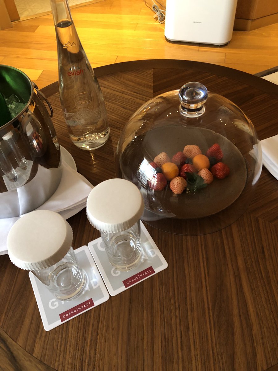 OjisanRis's tweet photo. #グランドハイアット福岡 #朝食 #チェックアウト #grandclub #Hyatt 2泊大変お世話になりました。25m×2×16往復×2日=1600m泳ぎました🏊🏊♀️🏊♂️ https://t.co/bA8RgTsdOK