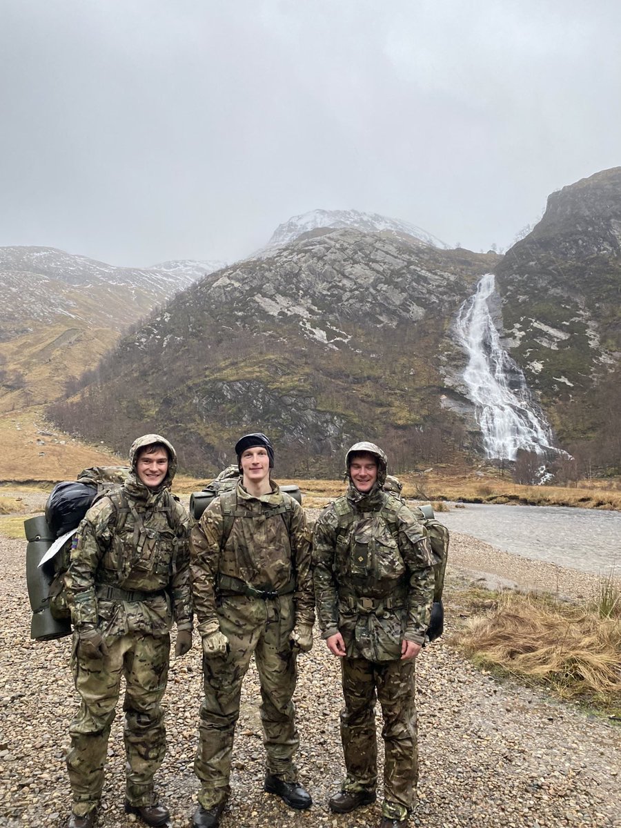 It’s always heart warming to see hard work rewarded, and for Tpr Sam C of A Sqn in Ayr, never more so than this #weekend After another blistering performance this reporting year, the CO, Lt Col Mark G promoted him to LCpl yesterday. Richly deserved and congratulations Sam 🐺